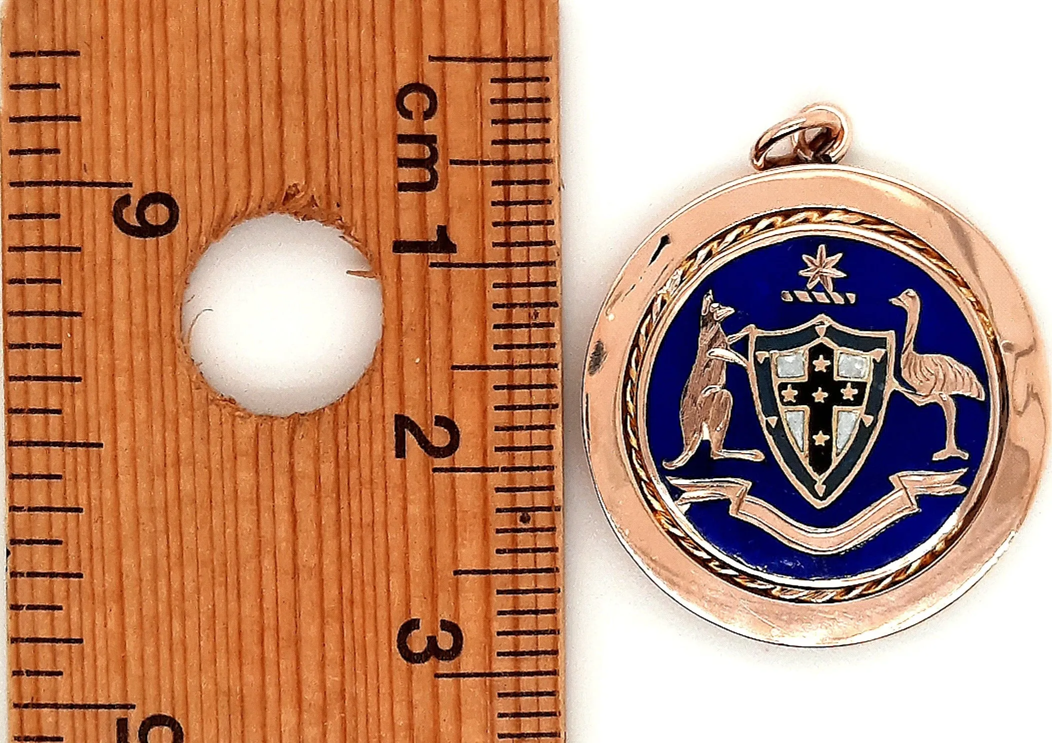 9ct Yellow Gold Australian Pendant with Coat of Arms