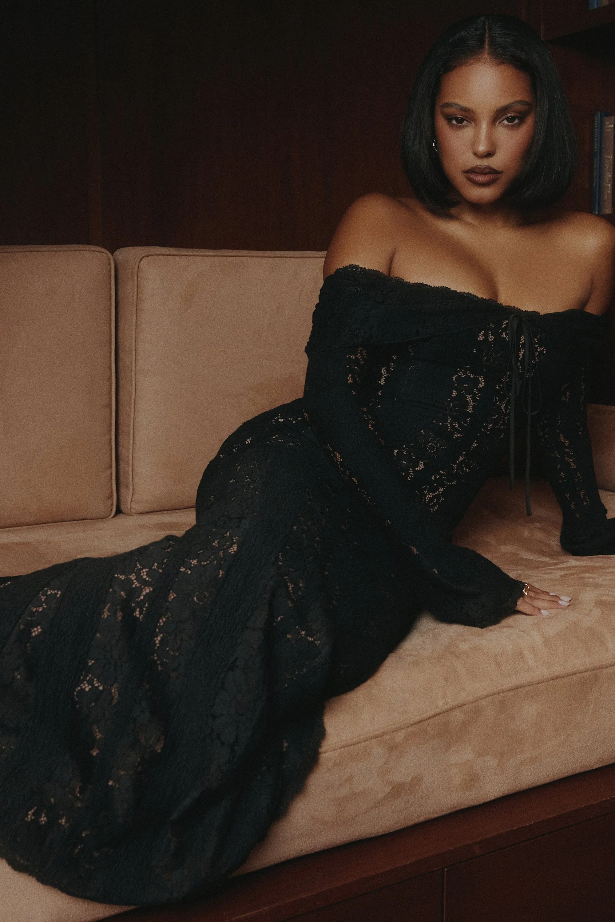 AEILA VINTAGE LACE MAXI DRESS-BLACK