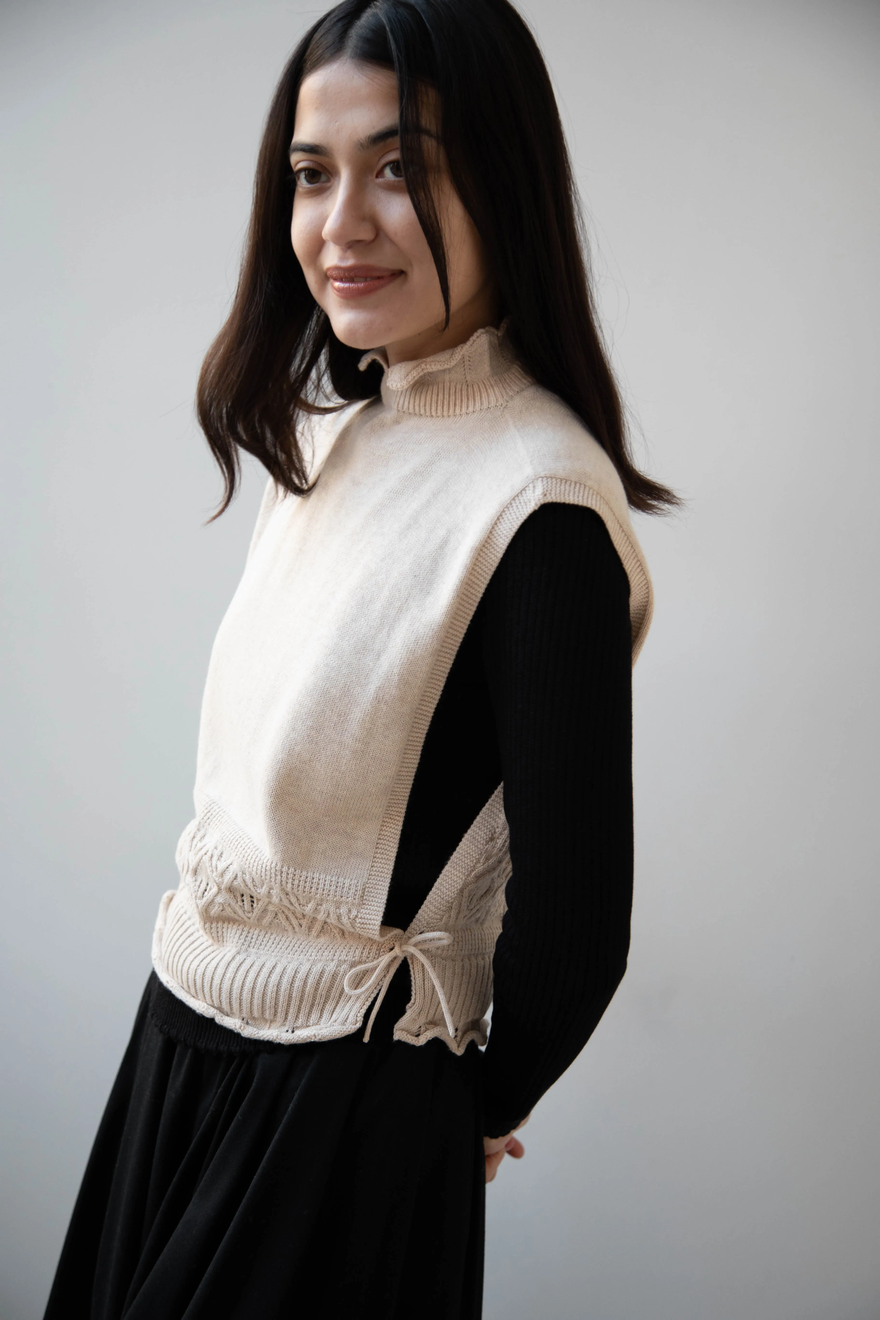 Antipast | Cotton Cashmere Knit Vest in Ivory
