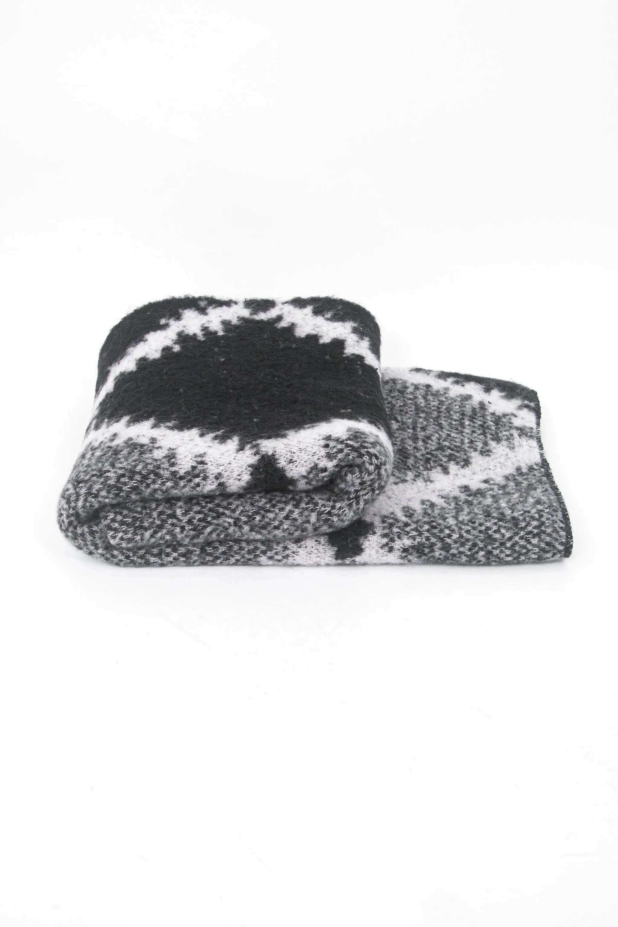 Dove Heavyweight Scarf - Grey/Black, Crosshatch