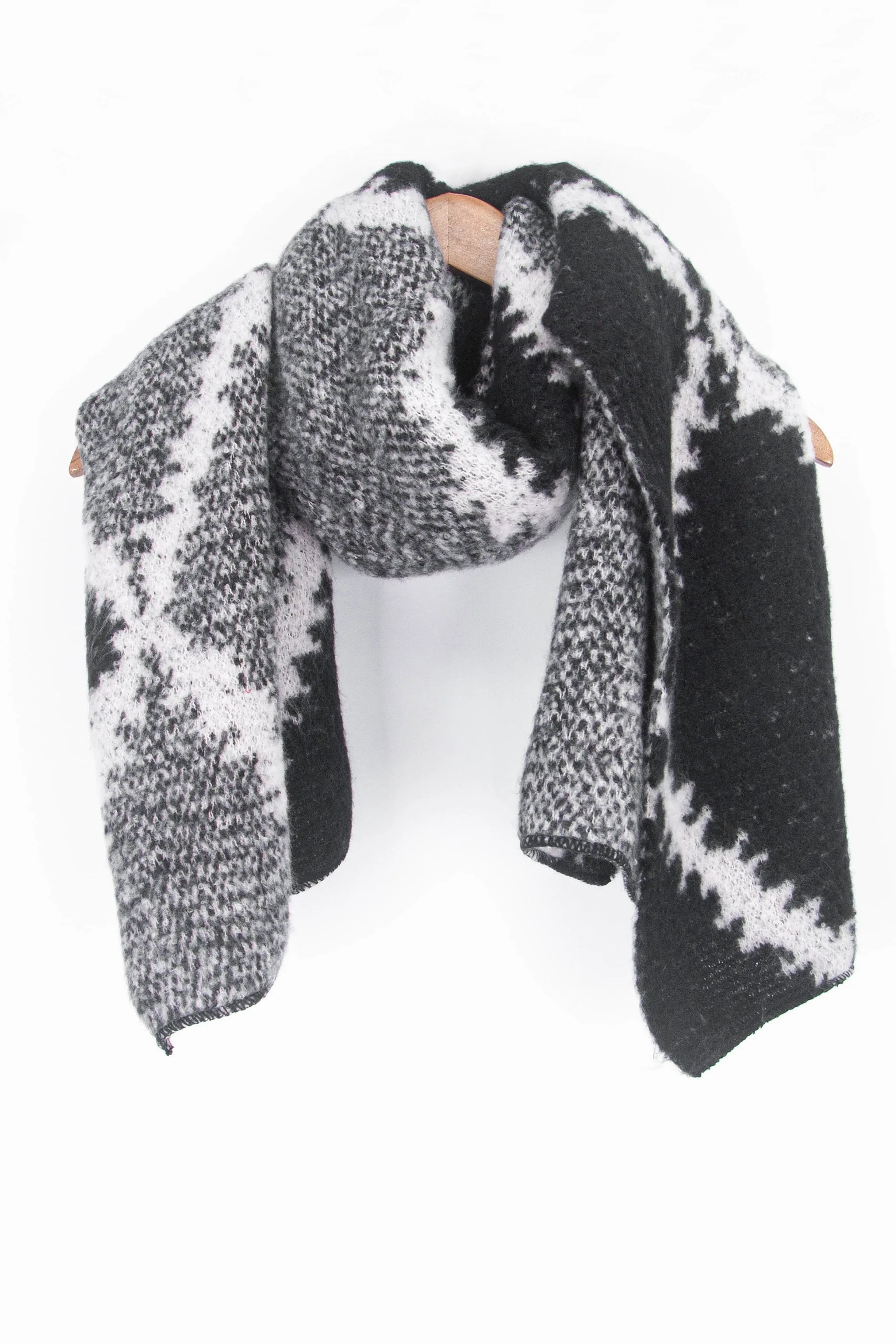 Dove Heavyweight Scarf - Grey/Black, Crosshatch