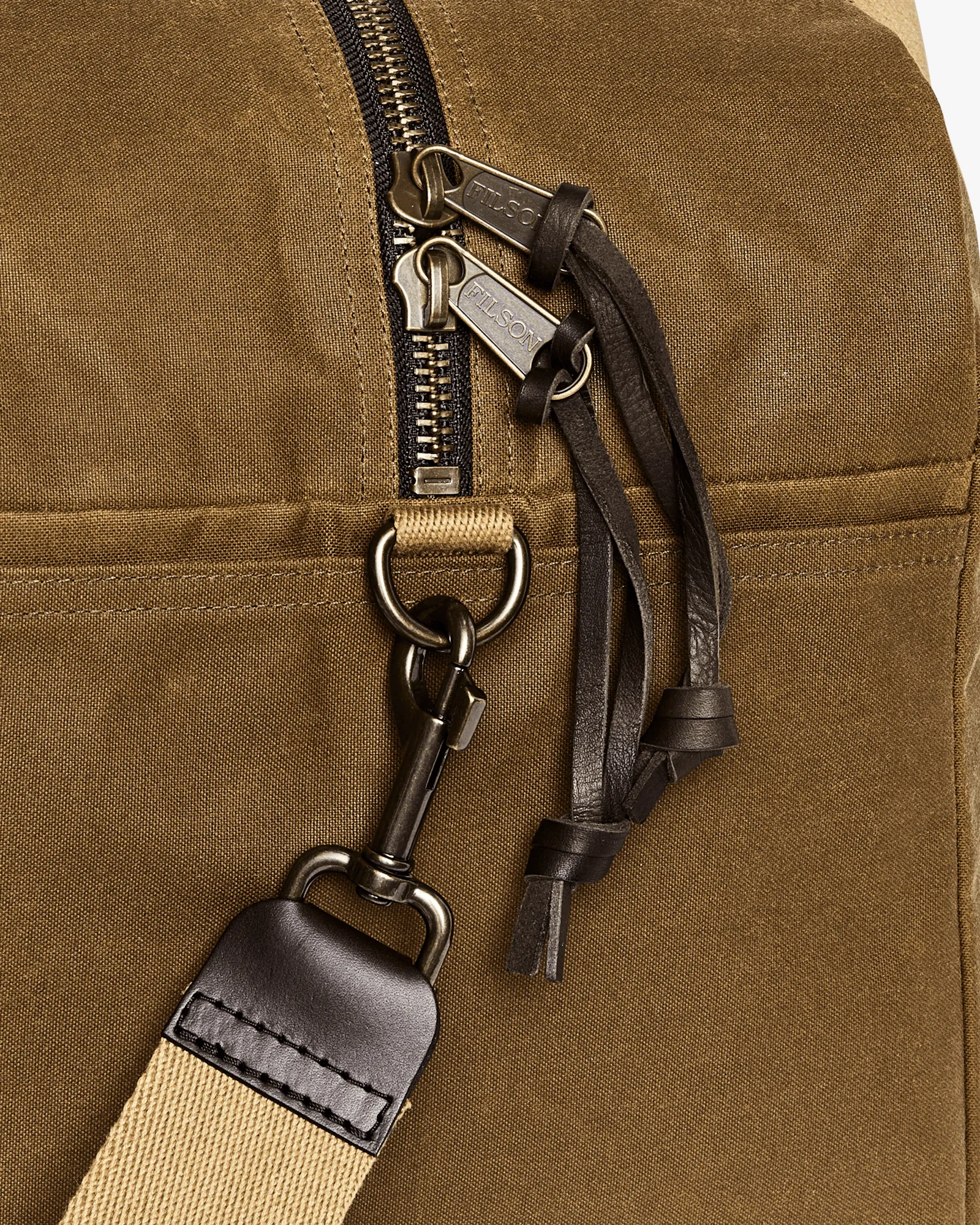 Filson Tin Cloth Medium Duffle Bag - Dark Tan