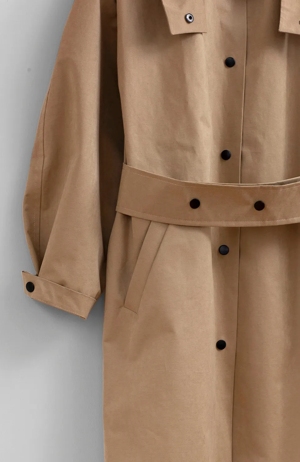 HOODED RAINCOAT