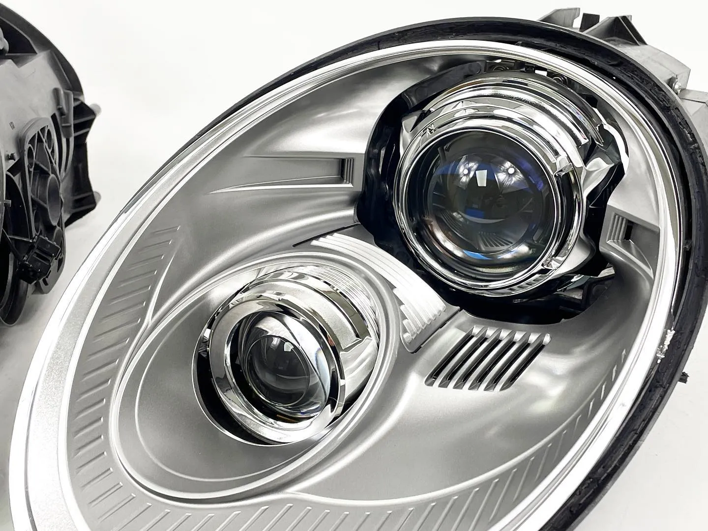 Porsche 911 Carrera 997 Headlight Lens Replacement Service (Adaptive)