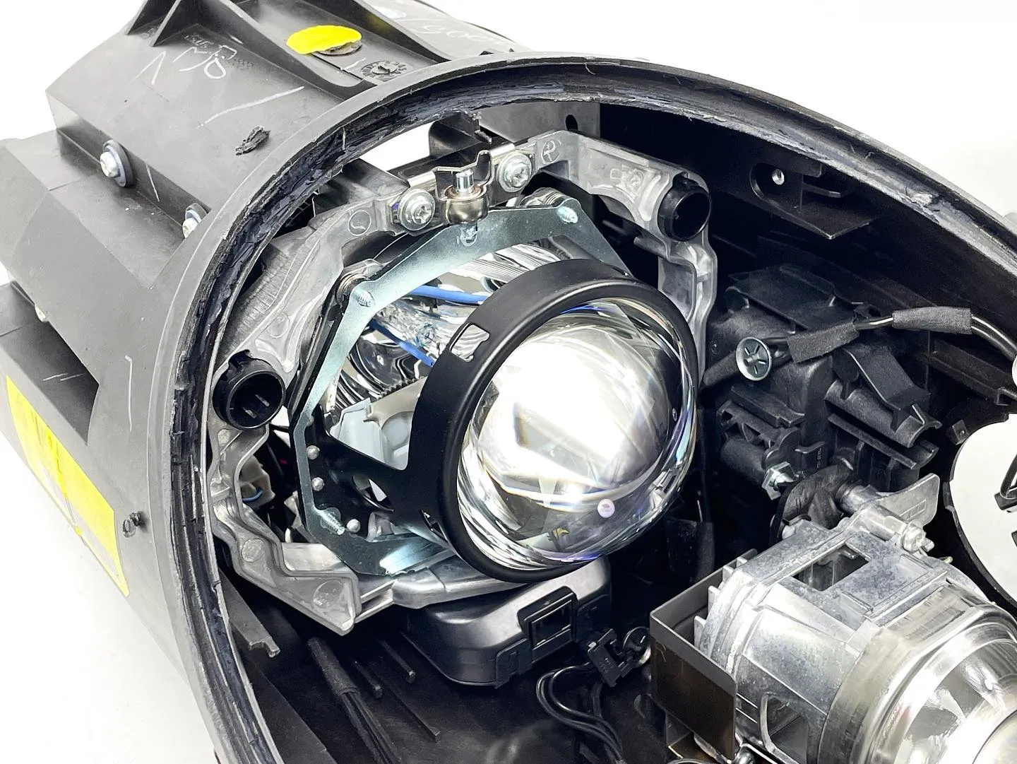 Porsche 911 Carrera 997 Headlight Lens Replacement Service (Adaptive)
