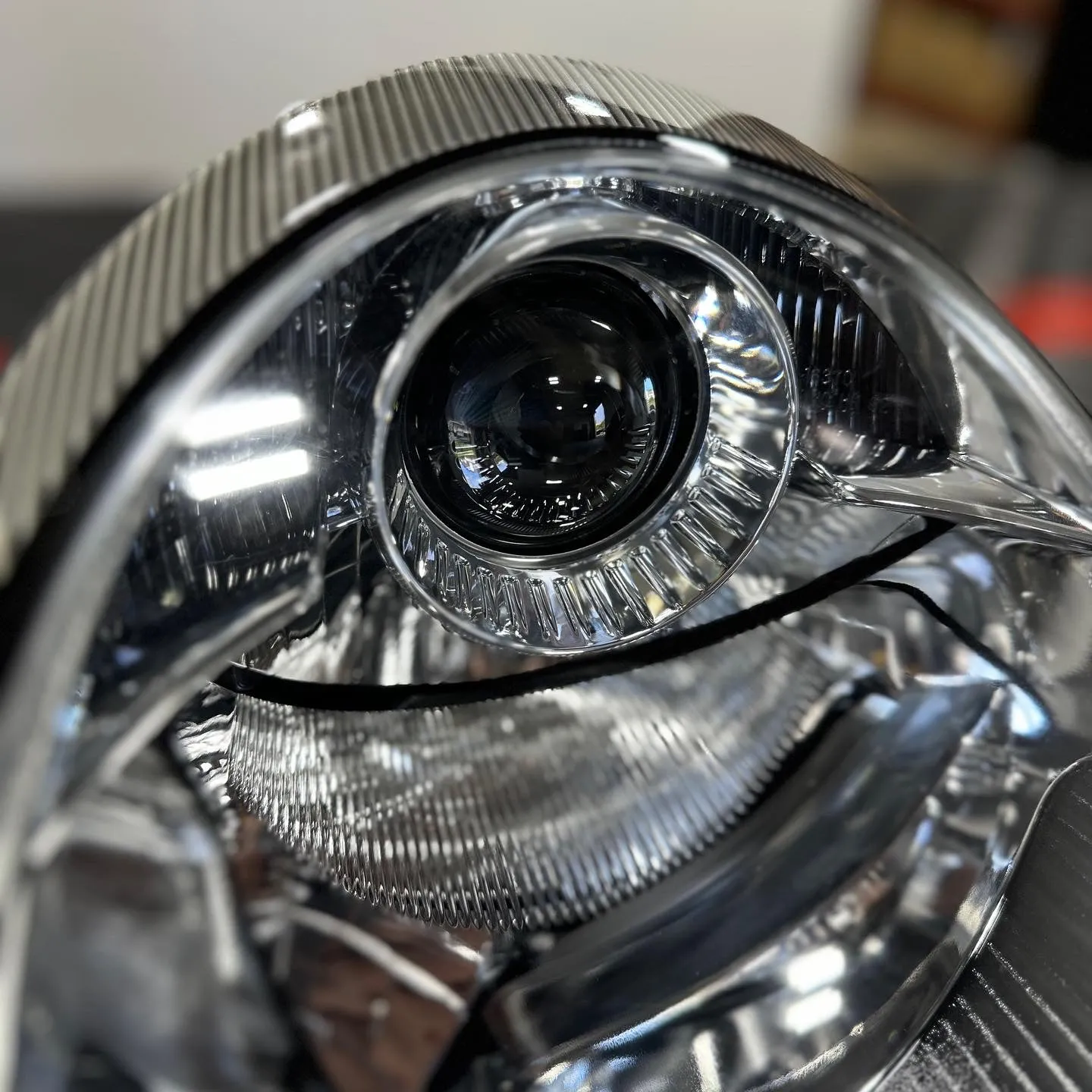 Porsche 911 Carrera 997 Headlight Lens Replacement Service (Non Adaptive)