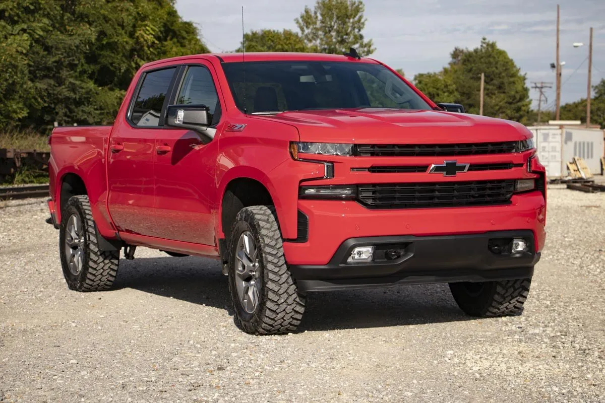 Rough Country Lift Kit Chevy Silverado 1500 2WD/4WD (19-22) [3.25" Lift] w/ or w/o Struts