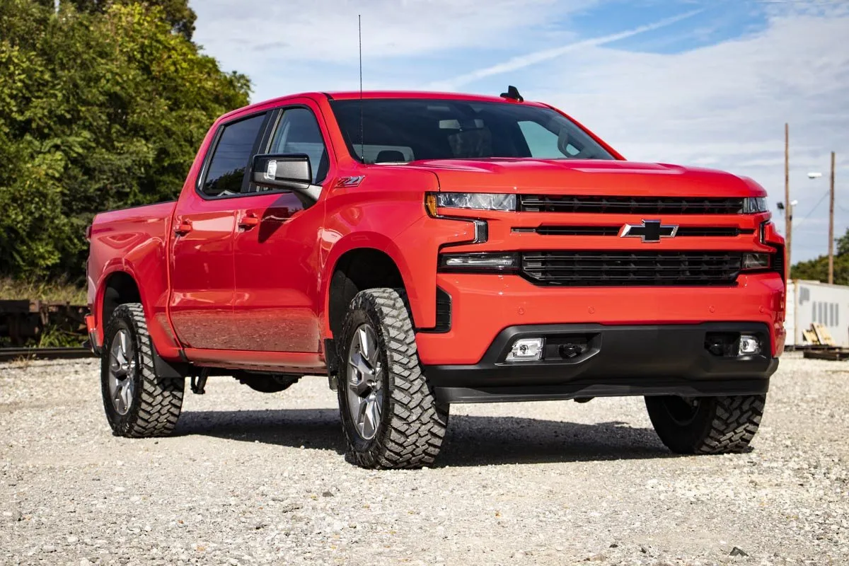 Rough Country Lift Kit Chevy Silverado 1500 2WD/4WD (19-22) [3.25" Lift] w/ or w/o Struts