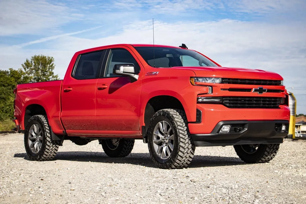 Rough Country Lift Kit Chevy Silverado 1500 2WD/4WD (19-22) [3.25" Lift] w/ or w/o Struts