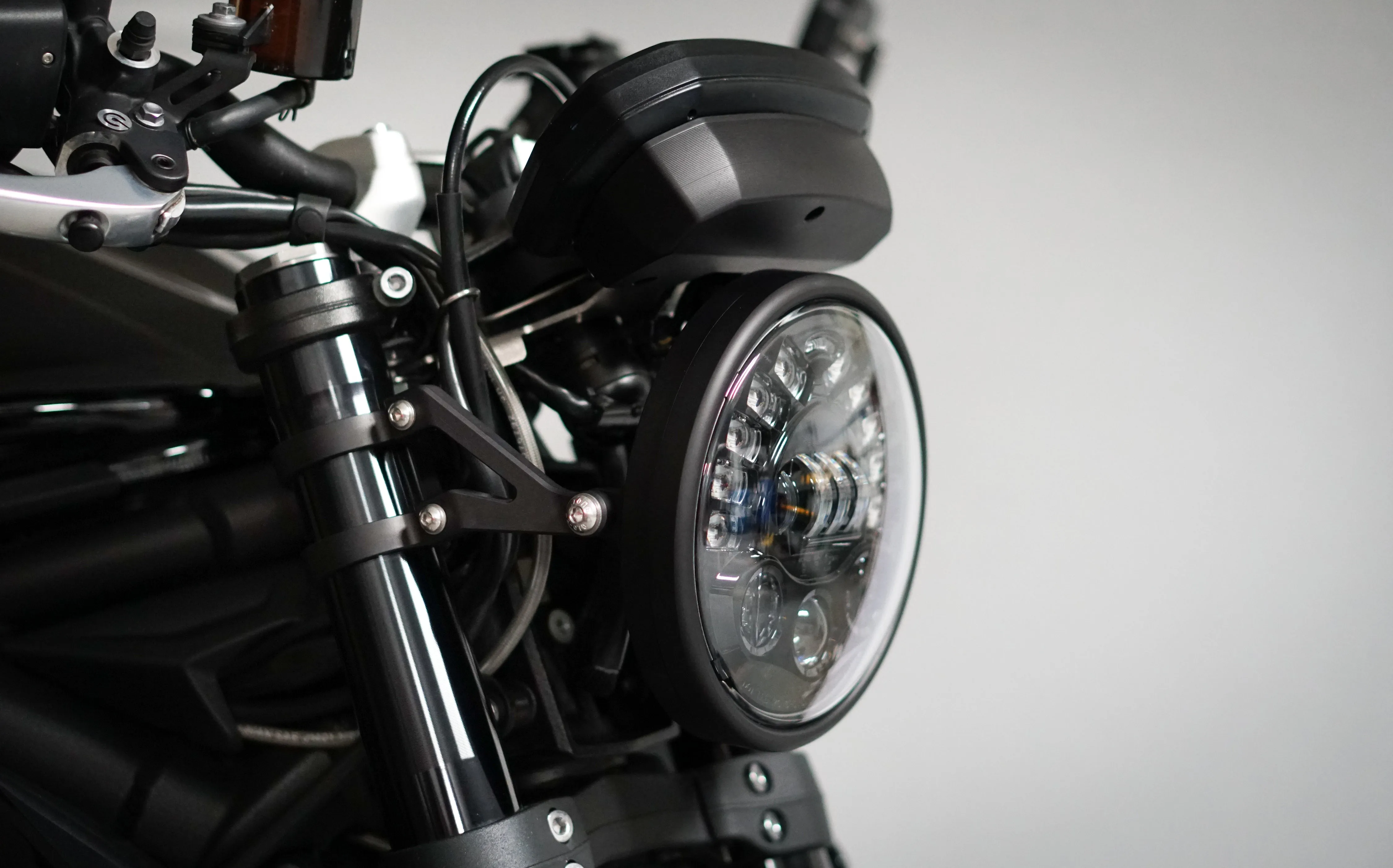 Street Triple 765 - Brogue Collective - 7" LED Naked Headlight Kit