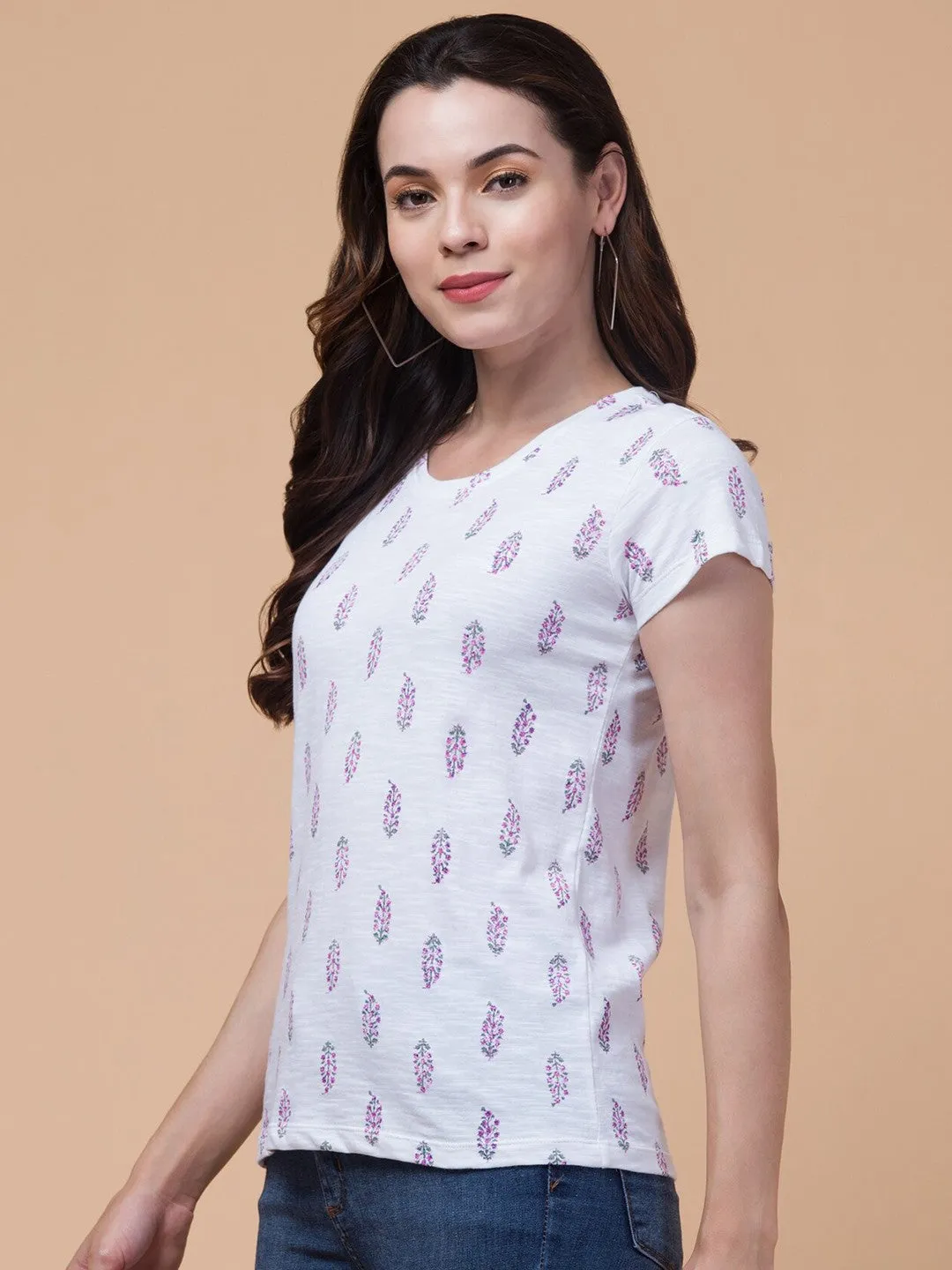 Stylish White Floral Printed T-Shirt